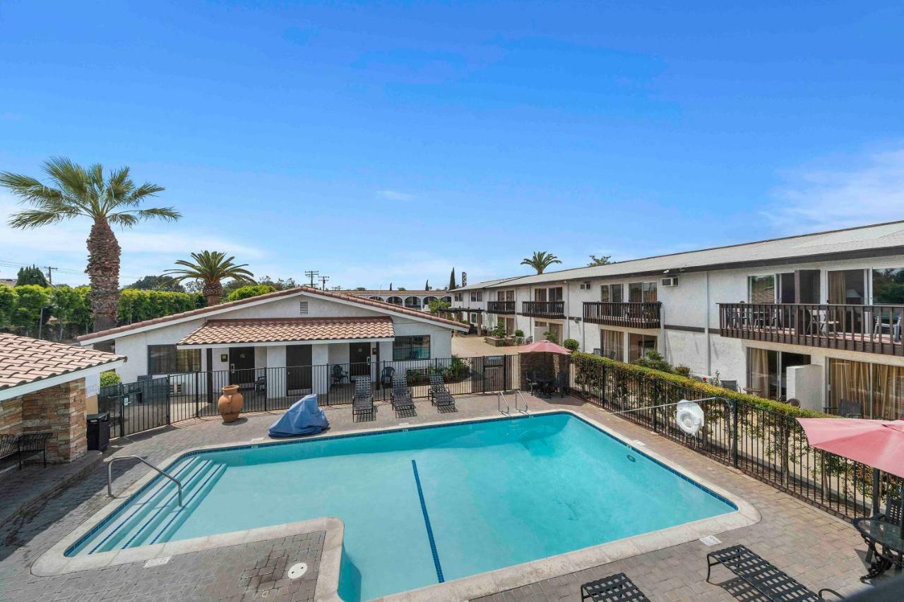 The Lemon Tree Hotel Anaheim Bagian luar foto