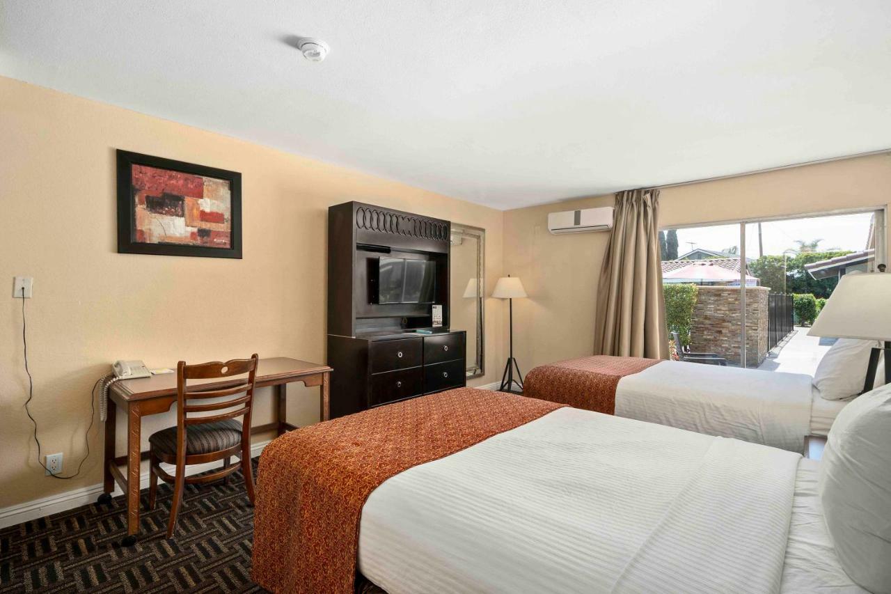The Lemon Tree Hotel Anaheim Bagian luar foto