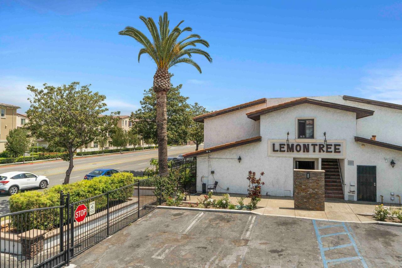 The Lemon Tree Hotel Anaheim Bagian luar foto