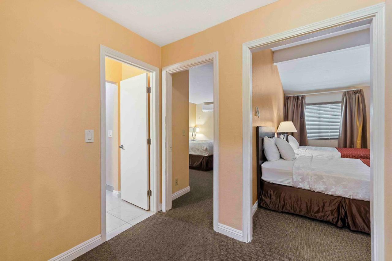 The Lemon Tree Hotel Anaheim Bagian luar foto