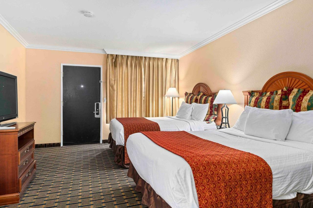 The Lemon Tree Hotel Anaheim Bagian luar foto