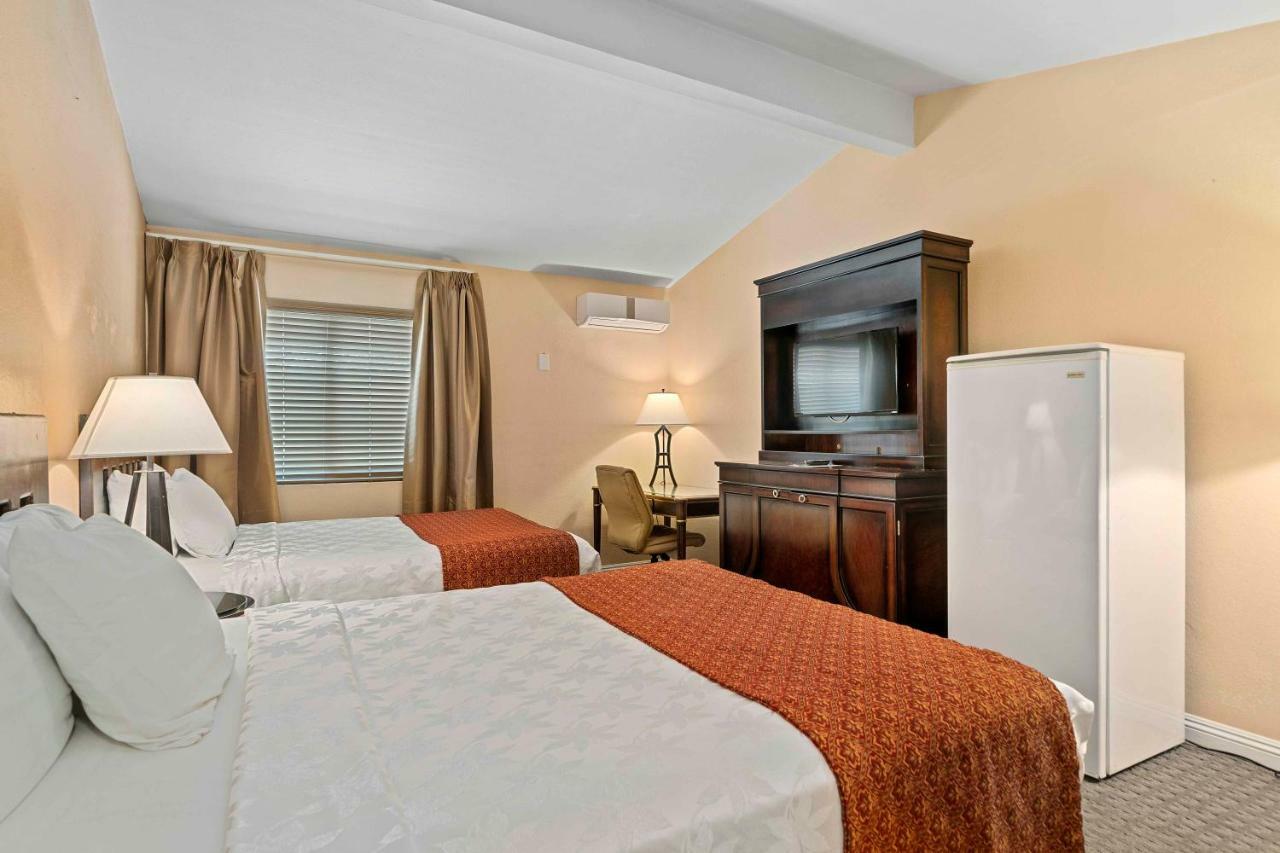 The Lemon Tree Hotel Anaheim Bagian luar foto