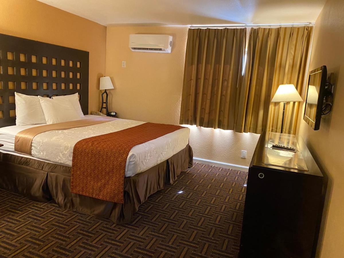 The Lemon Tree Hotel Anaheim Bagian luar foto